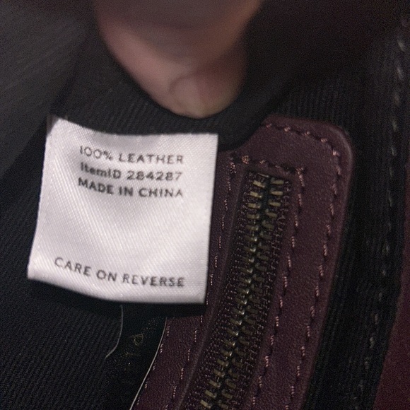 100% Leather Purse - Picture 7 of 12